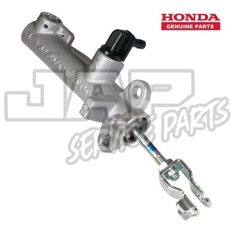 How To Replace A Clutch Master Cylinder Honda Civic Checking