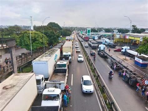 Greve De Caminhoneiros Perde Apoio De Transportadores De Combust Veis