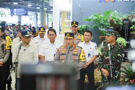 Menhub Dan Panglima TNI Beri Aprisasi Pelayanan Mudik Lebaran KAI 2024