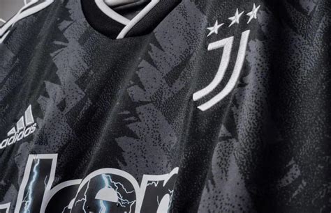 La maglia away della Juventus 2022 2023 è ufficiale foto e video