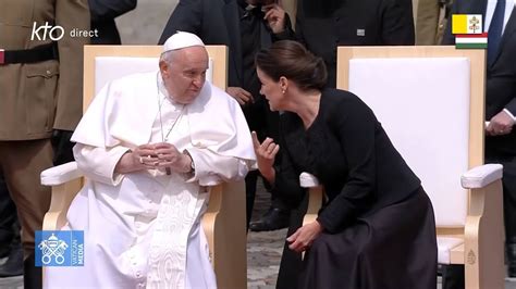 Cérémonie de bienvenue du pape François en Hongrie YouTube