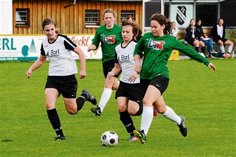 Fußball Frauen starten in Saison