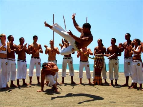 Quando Foi Criada A Capoeira - CAFÉ COM NOTÍCIAS: #CaféLiterário: Livro conta a história da capoeira ...