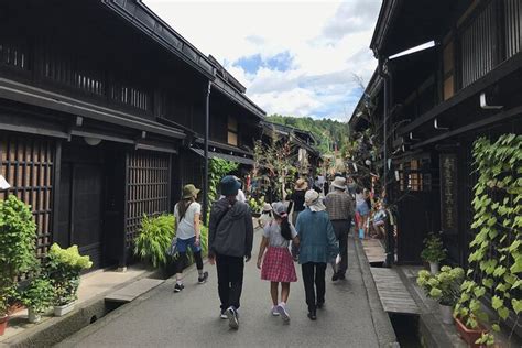 Experience Takayama Old Town 30 Minutes Walk