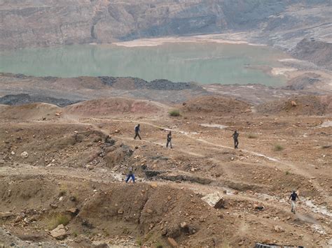 Men In Nchanga Open Pit Mine 3 Amis De La Terre Flickr