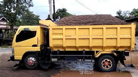 Mobil Dump Truk Canter Hdx Bongkar Muatan Pasir Super Full Membukit