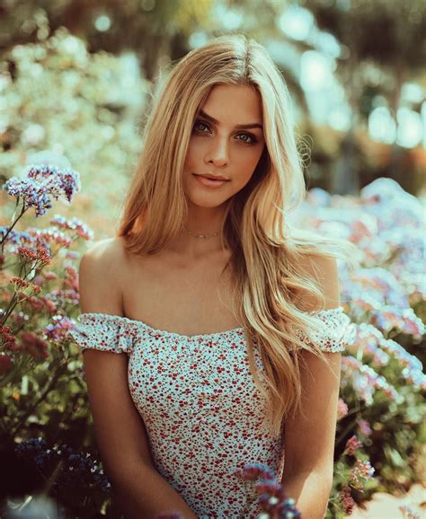 Marina Laswick Women Beauty Model