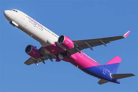 Ha Lvt Wizz Air Airbus A Nx Dominik Csord S Flickr