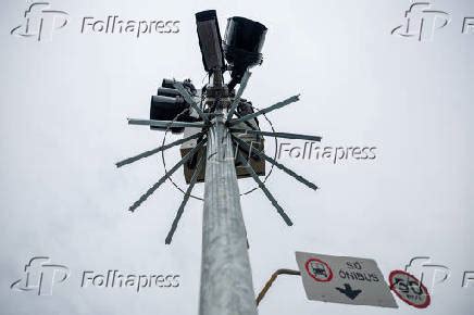 Folhapress Fotos Postes antifurto instalados na cidade de São Paulo