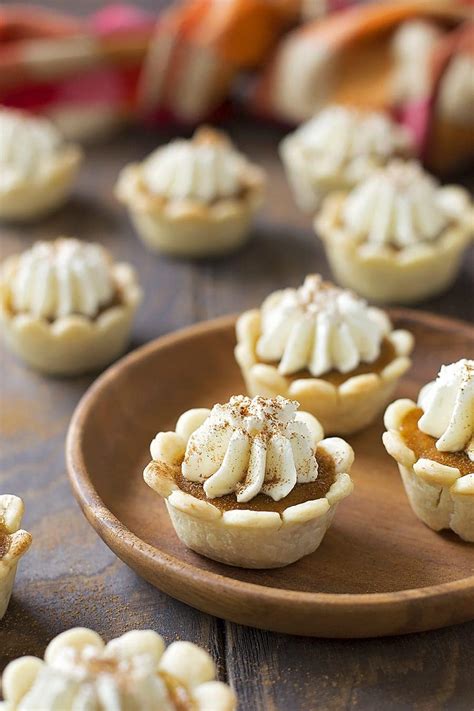 Mini Pumpkin Pies | Lil' Luna