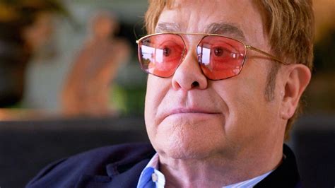 Elton John Ha Quasi Perso La Vista Colpito Da Un Infezione A Un