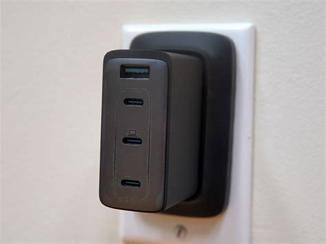 Anker 747 Charger GaNPrime 150W Review Ubergizmo