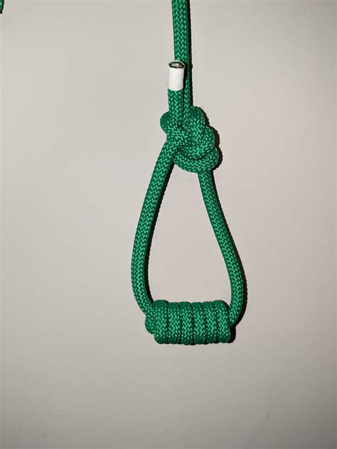 Barrel knot (overhand knot) pull handle : r/knots