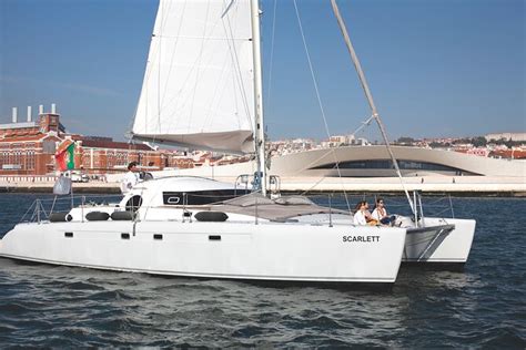 Priv Zeiltocht Met Catamaran In Lissabon Hellotickets