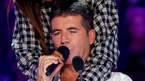 Simon Takes The Microphone To Sing For The First Time In History In The