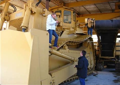 10 Models Of The Worlds Largest Bulldozer Megamachine