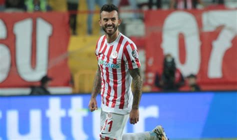 Surprise suitor to Antalyaspor football player Güray Vural PW News