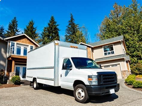 Expert Tips on Safely Driving Moving Trucks