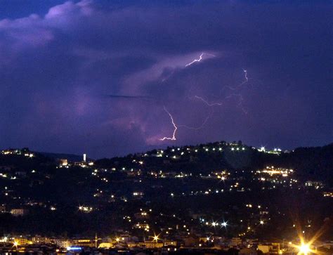 Maltempo In Arrivo Weekend Di Forti Perturbazioni Vento E Nubifragi