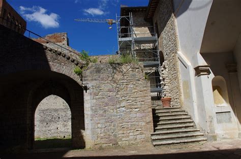 Castello Di Pieve Del Vescovo Corciano Pg