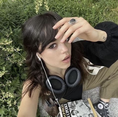 Jenna Ortega Actor Fairy Grunge Headphones Converse Casual Pretty