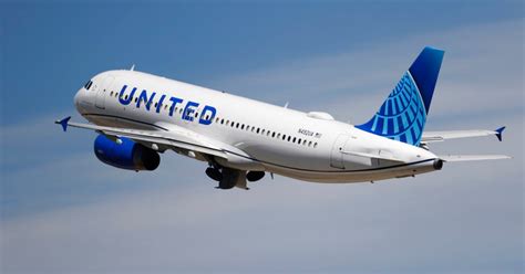 United Airlines Halla Tornillos Sueltos En Varios Boeing Max Que