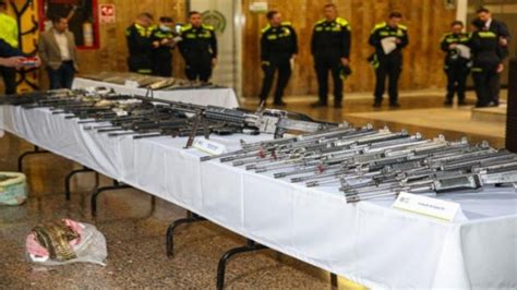 Polic A De Colombia Incauta Mayor Arsenal De Armas De Los Ltimos A Os