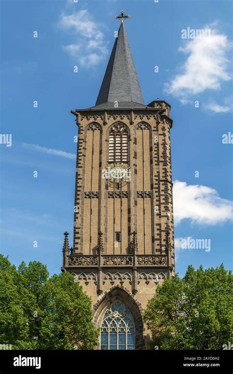 Katholische Kirche St Severin Fotos Und Bildmaterial In Hoher