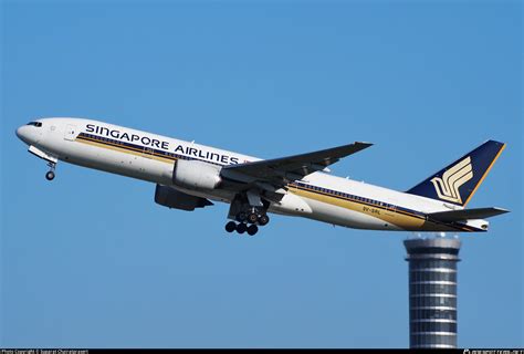 9V SRL Singapore Airlines Boeing 777 212 ER Photo By Suparat