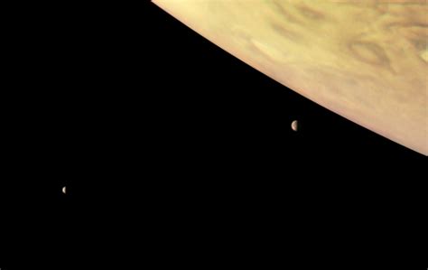 Juno El Orbitador De La Nasa Capta Impresionante Foto De Júpiter Y Sus