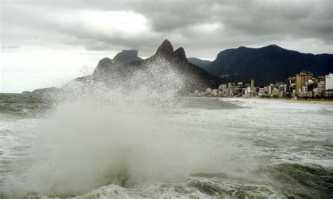 Ciclone Extratropical Provoca Ventania No Sudeste Do Brasil