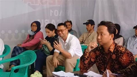 Ketika Raffi Ahmad Ditegur Petugas KPPS Saat Akan Nyoblos Di TPS