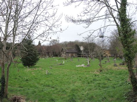 St Mary Redcliffe Cemetery Neil Owen Cc By Sa 2 0 Geograph Britain