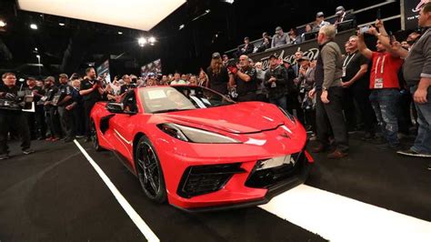 Corvette Stingray 2020 Primeira Unidade é Vendida Por Us 3 Milhões