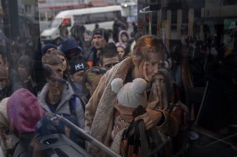 Masses of Ukrainian Refugees Cross the Hungarian Border on Foot