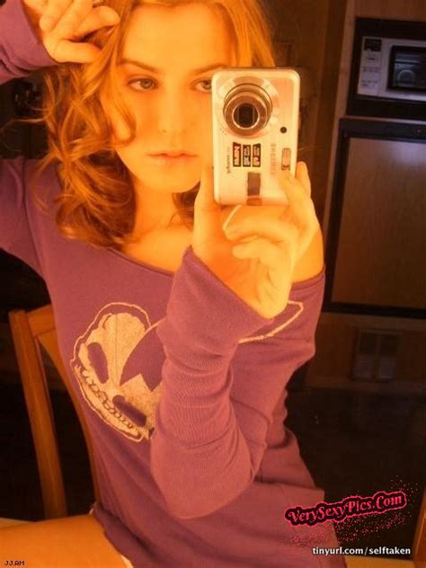 Naked Amateur Teens 2 Selfshot Mirror00976 Porn Pic