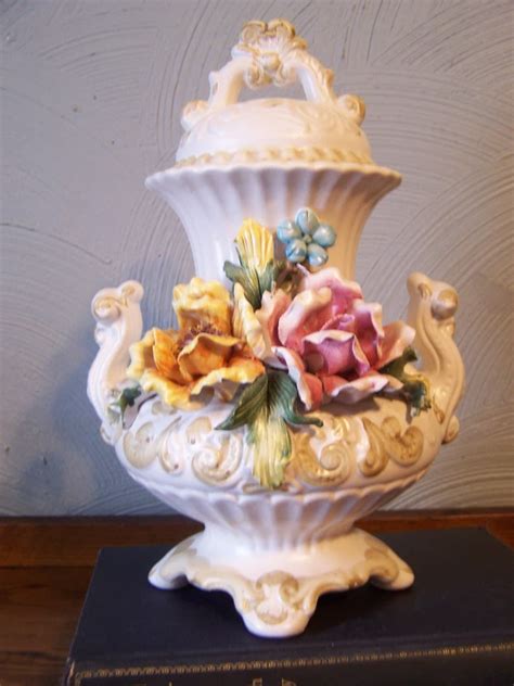 Vintage Capodimonte Urnvase Italy Italian Porcelain Crown