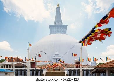 Ruwanwelisaya Stupa Anuradhapura Sri Lanka Ruwanwelisaya Stock Photo ...