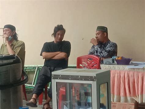 Warga Rw Kelurahan Baturaja Lama Kecamatan Baturaja Timur Menggelar