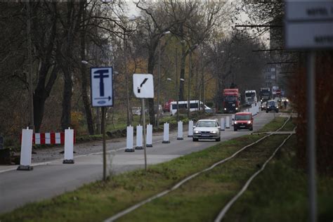 Chorzów drogowcy wyszli na ulicę Trwa remont 3 Maja Uwaga na