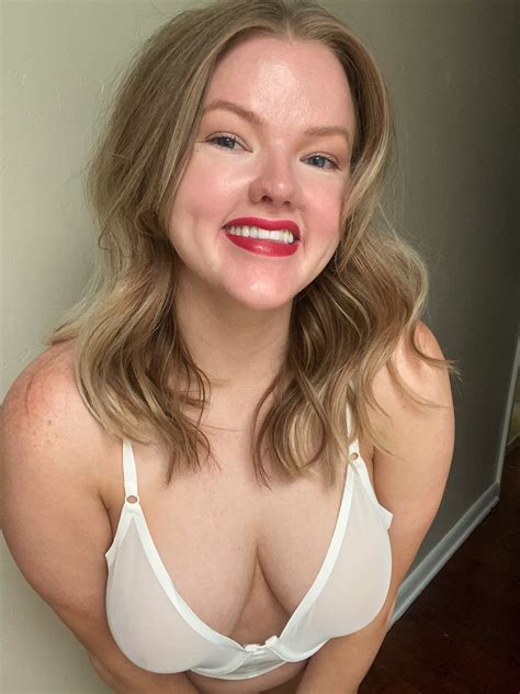 Flashing You My Smile Nudes Mycleavage NUDE PICS ORG