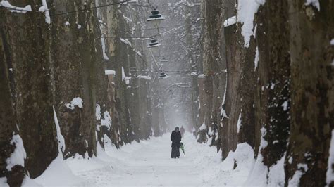 Tormentas De Hielo Y Nieve Azotan Europa