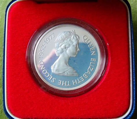 1977 Queen Elizabeth Ii Solid Sterling Silver Jubilee Falklands Proof