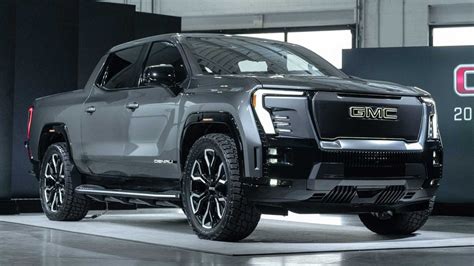 2025 Sierra Ev Gmc Photos And Videos Motortrend