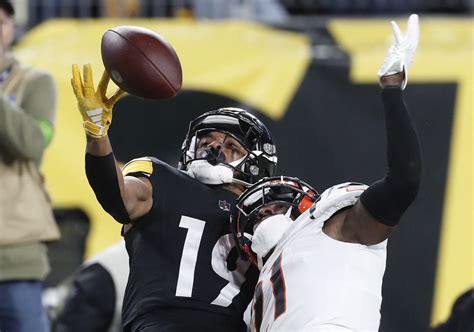 Steelers Use Big Plays To Bury Bengals Reuters