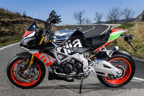 Prova Aprilia Tuono Factory Red Live