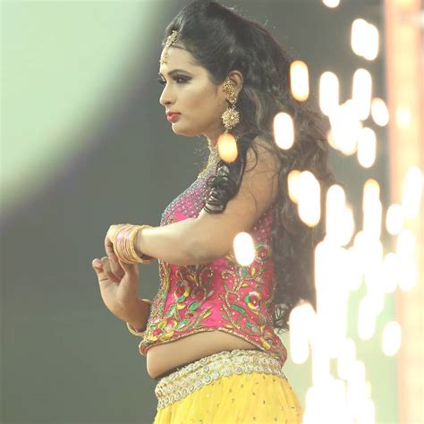 The Fresh Malayali Mamangam Actress Saranya Anand Hot Navel Show Pics Akashaganga 2 Actress