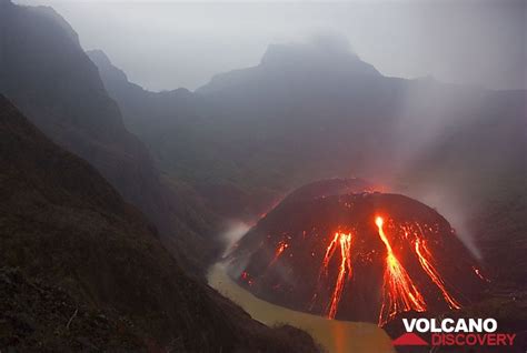 Types of volcanic eruptions and their dynamics | Lucky Sci