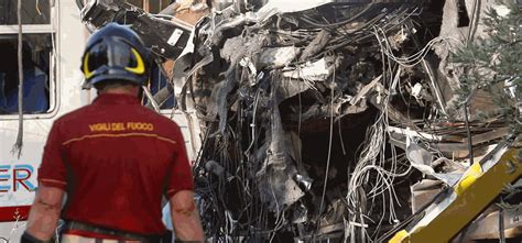 Lorrore In Diretta Scaviamo A Mani Nude La Stampa