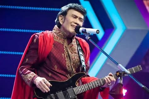 Agama Rhoma Irama Biodata Sang Raja Dangdut Lengkap Dari Nama Asli